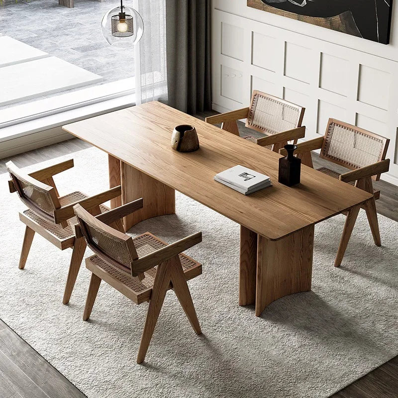 Pär Dining Table